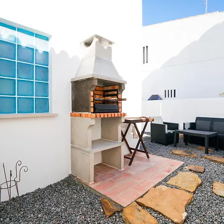 A Charming Village Retreat Casa Kaz 別荘