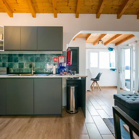 別荘 A Charming Village Retreat Casa Kaz ブデンス