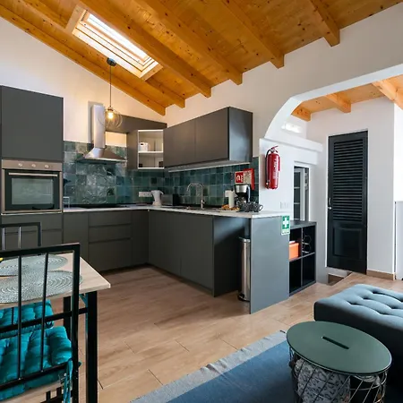Ferienhaus A Charming Village Retreat Casa Kaz Budens